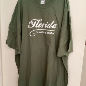 83. Gildan Green Florida Tee NWOT Unisex